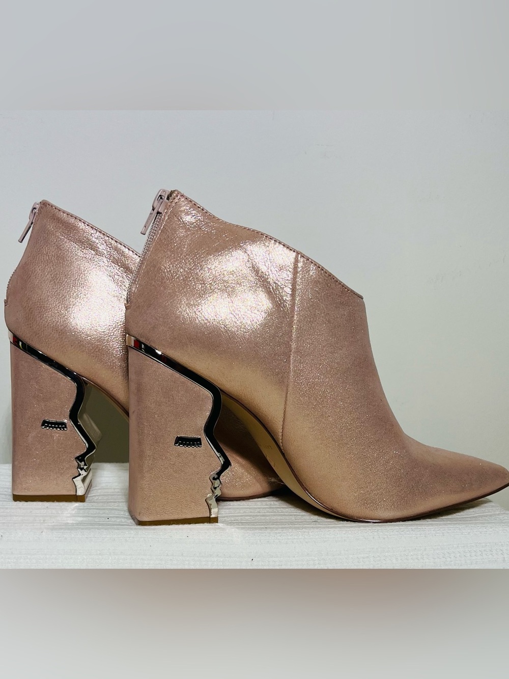 Katy Perry Collections Metallic Rose Gold Sculpted Heel Ankle Booties -10M